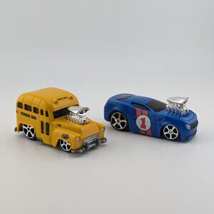 2 Muscle Machines Garage collectible Maisto diecast toy car